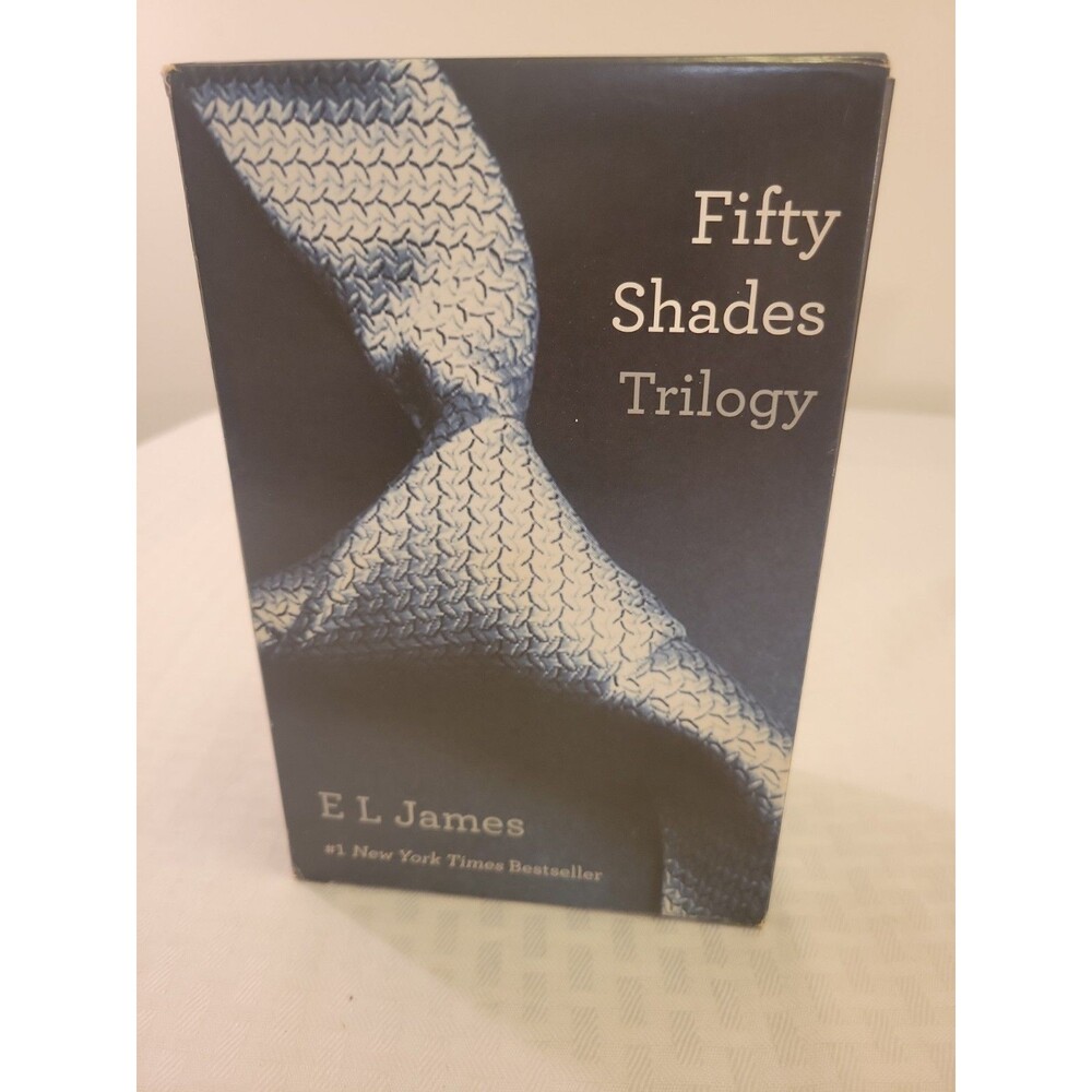 Fifty Shades Trilogy (Fifty Shades of Grey / Fifty Shades Darker / Fifty  - GOOD